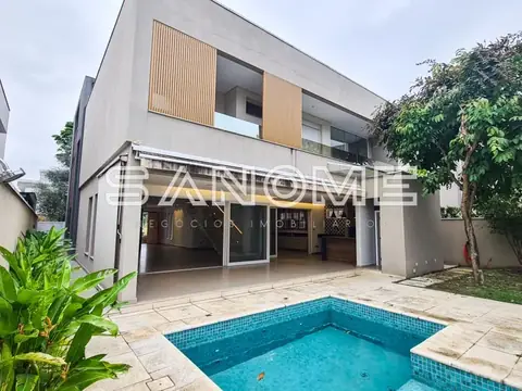 Casa moderna com piscina e área de lazer