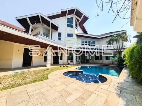 Casa moderna com piscina e área de lazer