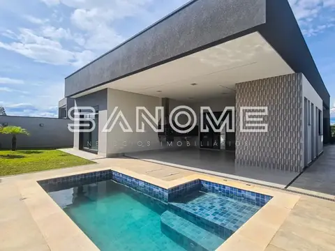 Casa moderna com piscina e área de lazer