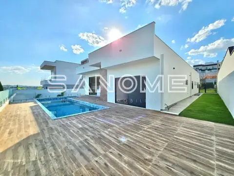 Casa moderna com piscina e área de lazer
