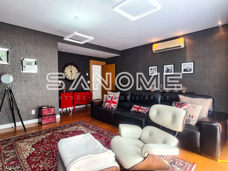 Sala de estar com sofá e poltrona de design moderno