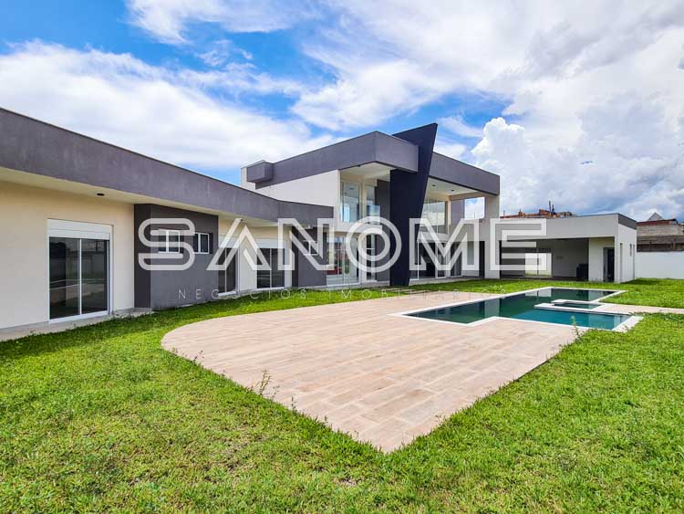 998 - Casa à venda no Mont Blanc - São José dos Campos