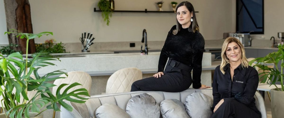 Sobre nós - Sanome Negócios Imobiliários. Corretoras de alto padrão no escritório.