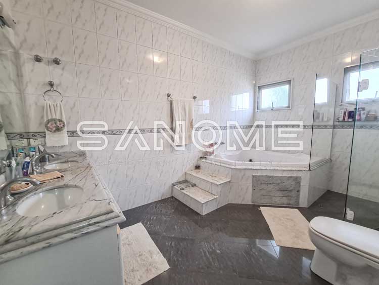 654 - Casa para alugar em São José dos Campos